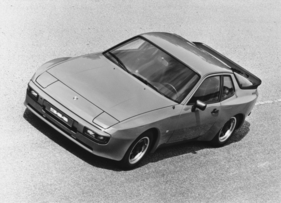 Porsche 944 (1982) - attraktives Äussere mit vielen Elementen des 924 und 924 Carrera GT
