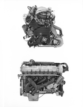 Porsche 944 (1982) - der Vierzylindermotor von vorne und von der Seite