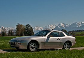 Porsche 944 (1983) - in heiler Bergwelt