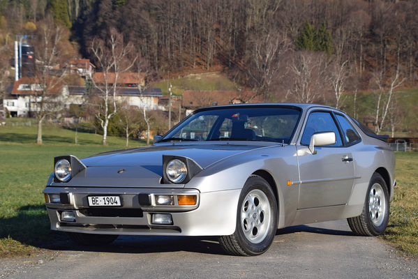 Porsche 944 (1984) - als Lot 70 an der Versteigerung der Oldtimer Galerie Toffen am 21. April 2018
