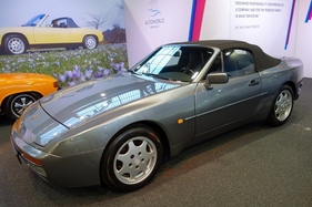 Porsche 944 S2 Cabriolet (1988) – in der Ausstellung "Porsche Driven by Dreams"