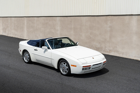 Porsche 944 S2 Cabriolet (1990) - als Lot 306 an der Bonhams Simeone Museum Philadelphia Versteigerung am 11. Oktober 2020