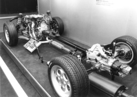 Porsche 944 Turbo (1985) - Weltpremiere - das Fünfganggetriebe ist hinten mit dem Differnential verblockt - Genfer Automobilsalon 1985