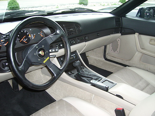 Porsche 944 Turbo (1986) - angeboten an der "Auktion Classic & Exklusiv Cars" im Salzhaus in Wangen an der Aare am 12./13. Oktober 2012