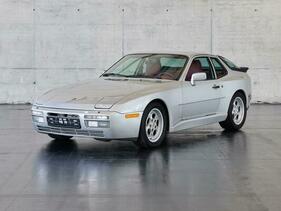 Porsche 944 Turbo Targa (1986) - als Lot 13 angeboten an der Dorotheum-Versteigerung an der Classic Expo Salzburg am 15. Oktober 2022