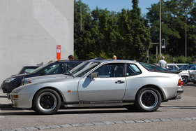 Porsche 944 - der Frontmotor-Sportwagen mit Transaxle - am 2. TCS Youngtimer und Classictreffen in Pratteln im Jahr 2016