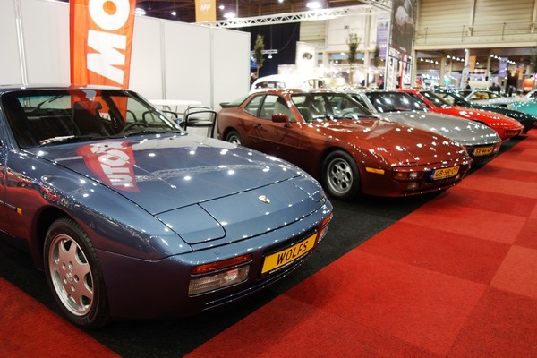 Bild: Porsche 944 in den unterschiedlichsten Ausprägungen und Farben - InterClassics Maastricht 2018