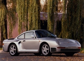 Porsche 959 (1987) – Der ungewöhnliche Zierstreifen betont die breiten Hüften und damit die komplexte Technik, die in ihnen steckt