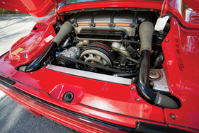 Porsche 959 (1987) – Kompaktes Kraftpaket: in diesem engen Kabuff verstecken sich 450 PS