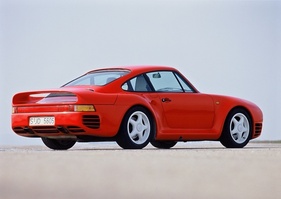 Porsche 959 S (1987) – durch die seitlichen Luftauslässe im Heck entweicht die Abwärme der Ladeluftkühler