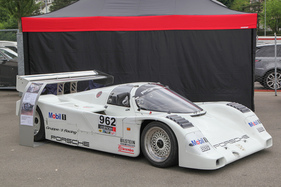 Porsche 962 (1991) Gruppe-C-Auto für CHF 235'000 angeboten auf dem Privatfahrzeugmarkt zwischen den Hallen – Swiss Classic World Luzern 2022