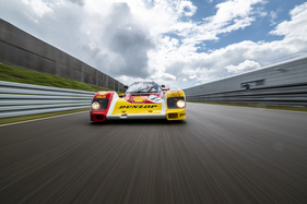 Porsche 962 C (1987) – Auf der Einfahr- und Prüfstrecke in Weissach.