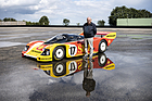 Porsche 962 C (1987) – Norbert Singer neben dem 962 C.