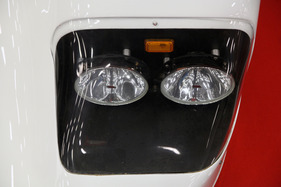 Porsche 962 C (1990) - Leichtbau sichtbar gemacht, Lampenkonsturktion des Renn-Porsche - in der Porsche-Sonderschau - Oldtimer- und Teilemarkt Fribourg 2014