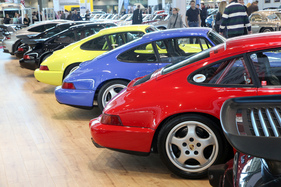 Porsche 964 (1992) - in den beliebten sportlichen Farbtönen - Retro Classics Stuttgart 2019