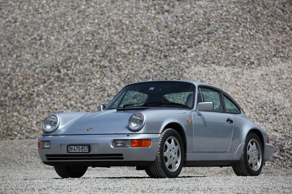 Auf die Welt kam der Porsche 964 mit Vierradantrieb im Jahr 1988