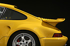 Porsche 964 - Heckflügel in Wagenfarbe - 50 Jahre Porsche 911 im Porsche-Museum