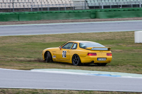 Porsche 968 - auf Abwegen im Motodrom - beim akademisches Fahrtraining auf dem Hockenheimring 2012