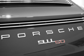 Porsche 991 - mit dem Jubliäumssignet - 50 Jahre Porsche 911 im Porsche-Museum