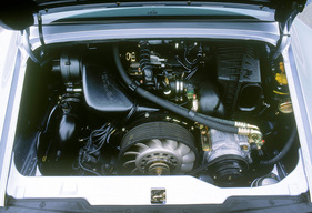 Der Sechszylinder Boxermotor des Porsche 993 – der letzte luftgekühlte