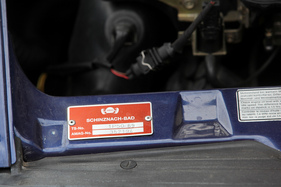 Porsche 993 Cabrio (1995) - AMAG-Auslieferungsplakette