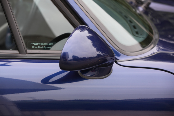 Porsche 993 Cabrio (1995) - aerodynamisch geformte Rückspiegel