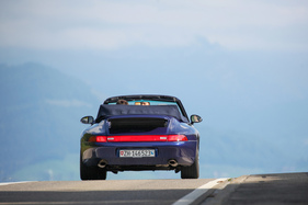 Porsche 993 Cabrio (1995) - der Heckflügel fährt automatisch aus