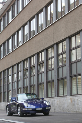 Porsche 993 Cabrio (1995) - kompaktes Auto