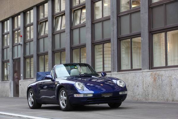 Porsche 993 Carrera 2 Cabriolet (1995) - angeboten an der Versteigerung der Oldtimer Galerie in Gstaad am 29. Dezember 2025
