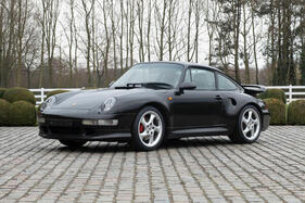 Porsche 993 Carrera 4S Coupé (1997) - angeboten als Lot 140 an der Bonhams The Autoworld Sale in Brüssel am 13. Mai 2023