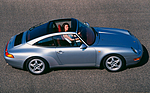 Porsche 993 Targa (1996) - der 993 musste ohne Targa-Bügel auskommen, die Scheibe konnte elektrisch nach hinten geöffnet werden