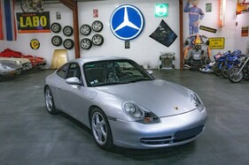 Porsche 996 Carrera 3.4 Tiptronic (2000) - offered as lot 59 at the Artcurial Sur les Champs auction on October 16, 2022