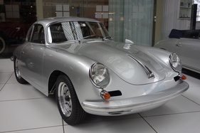 Porsche BT6 Carrera 1600 GT (1960) - ruhte 25 Jahre in einer Scheune, jetzt in der Sonderschau "70 Jahre Porsche 356" in der Autoworld Brüssel 2020