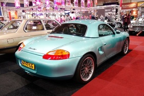 Porsche Boxster (1997) - mit Hardtop und ungewöhnlicher Farbe - InterClassics Maastricht 2019