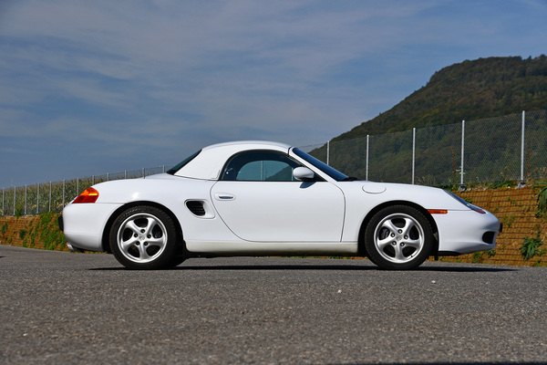 Bild: Porsche Boxster 2.5 (1997) - als Lot 106 an der Versteigerung der Oldtimer Galerie Toffen am 14. Oktober 2023 angeboten