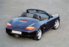 Porsche Boxster (2000) - the rear was less crisp than in the 1993 study