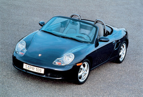 Porsche Boxster (2000) - von vorne kaum vom 996 zu unterscheiden Porsche Boxster (2000) - von vorne kaum vom 996 zu unterscheiden