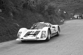 Bild: Porsche Carrera 6 (1966) - Herbert Müller an der Targa Florio