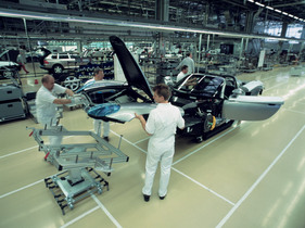 Porsche Carrera GT (2003) - Zusammenbau des Vorderwagens (2003)