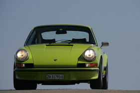 Porsche Carrera RS 2.7 (1973) - für den zusätzlichen Ölkühler der Rennversion ist bereits Platz vorgesehen