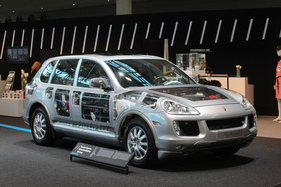 Porsche Cayenne Hybrid (2007) - Prototyp, der nie so in die Produktion ging und seiner Zeit wohl etwas voraus gewesen wäre - Retro Classics Stuttgart 2020