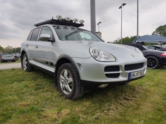 Porsche Cayenne S (2003) – Die ganz frühen Modelle werden inzwischen auch schon rar – Porsche-Treffen Dinslaken 2022
