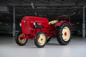 Porsche-Diesel Junior 109 Tractor (1962) - Lot 2164 an der RM/Sotheby's "The White Collection" Versteigerung in Houston am 1./2. Dezember 2023