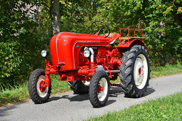 Bild: Porsche-Diesel P 133 (1957) - als Lot 71 an der Versteigerung der Oldtimer Galerie in Toffen am 28. März 2020