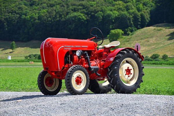 Bild: Porsche-Diesel Standard S218 (1959) - als Lot 114 an der "Gstaad Classic Car Auction" der Oldtimer Galerie Toffen am 29 Dezember 2023