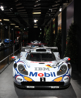 Porsche GT 1 (1998) - Sieger bei den 24 Stunden von Le Mans im Jahr 1998 - in der Sonderschau Le Mans am Genfer Automobilsalon 2014