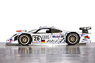 Porsche GT1 (1998) – Der Porsche 911 GT1 98 rettete 1998 mit seinem Sieg in Le Mans, gefahren von Aiello, McNish und Ortelli, den Tag für das Porsche-Team. Er gehört zu den Glanzstücken der Ausstellung im Porsche-Museum