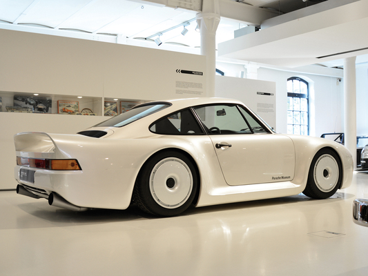 Bild: Porsche Gruppe B (1983) – Eine einjährige Leihgabe des Porsche-Museums an das Automuseum Prototyp in Hamburg