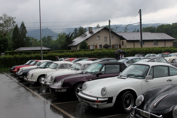 Porsche-Modelle aller früheren Baureihen reihten sich auf - Porsche Classic Day 2012