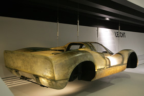 Porsche-Museum - Porsche 908 (1968) - glasfaserverstärkte Karosserie des Rennsportwagens